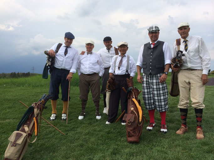 Genussvolles Golfspiel im Swiss Hickory Golf Club