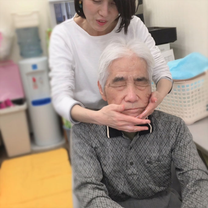 訪問エステ風景