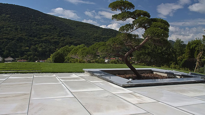 Naturstein Terrassenplatten - Royale weiß / grau