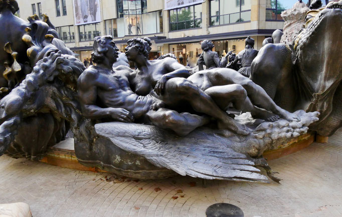 Der "Ehebrunnen" in Nürnberg Sehenswürdigkeiten Deutschland Nürnberg