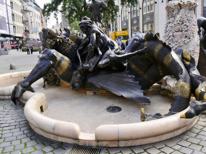 Der "Ehebrunnen" in Nürnberg Sehenswürdigkeiten Deutschland Nürnberg