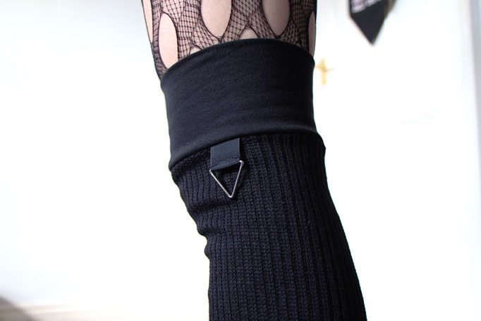 Keep your arms and legs warm this winter! - legwarmer black triangle detail - Zebraspider Eco Anti-Fashion