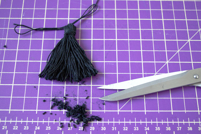 How to make a Back Patch Wall Hanging - make a tassel step 3 - Zebraspider Eco Anti-Fashion