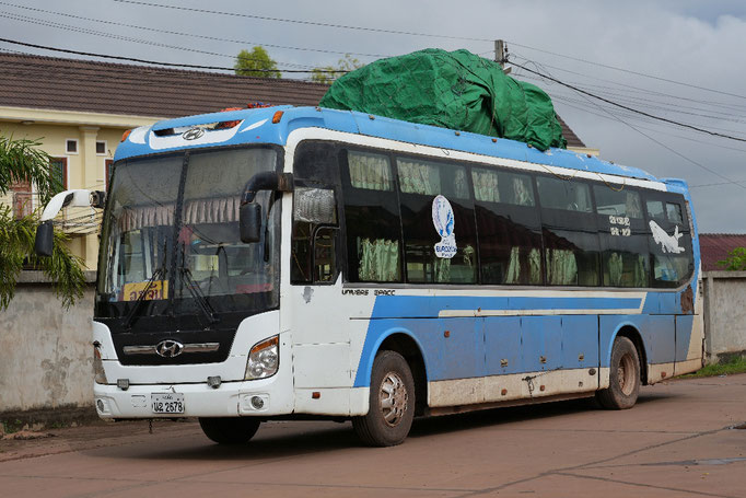 寝台バスで使われているヒュンダイ・ユニバース。