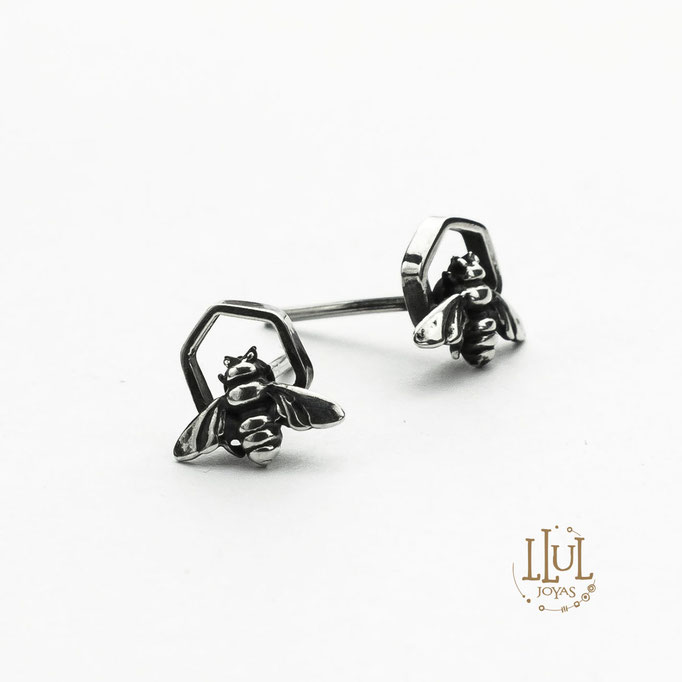 Aretes hechos a mano en plata 950.