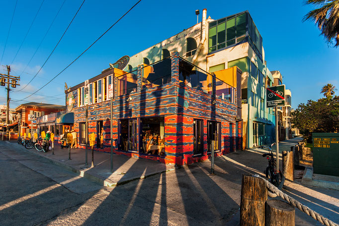 California | Venice Beach | The Venice Whaler