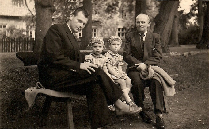 li. Eberhard,Eva,Silvie, Arthur in Hildesheim 1957