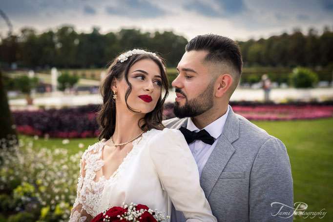 Brautpaarshooting im Garten Blühendes Barock, Schloss Ludwigsburg 