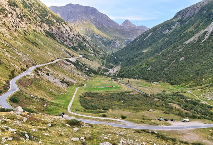 Nuffenen Valiser Seite