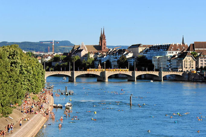 Blick auf die Mittlere Brücke und Münster