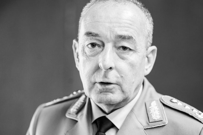 Carsten Breuer, Generalinspekteur der Bundeswehr beim Fotoshooting "Gesichter des Lebens"