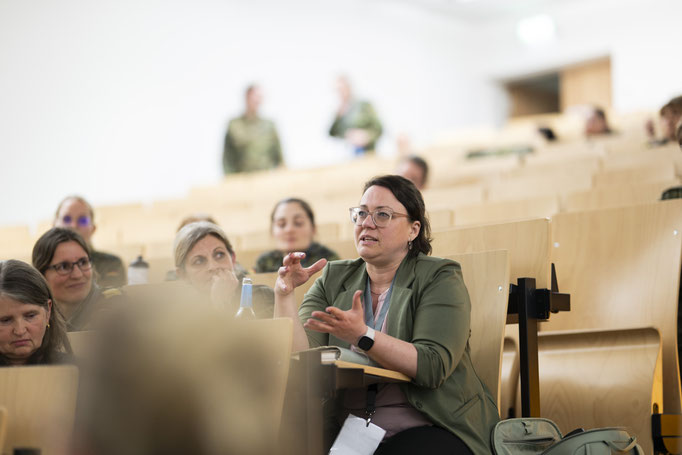 meetbw das Netzwerk der Frauen der Bundeswehr für die Frauen der Bundeswehr fotografiert demipress
