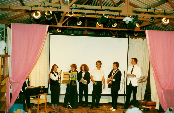1988 ; (L-R ) Paul Wyld, Raine Eastman-Gannett, Lorraine Woods, Kris Wyls, Rod Tyson & George.Photo taken by Anthony Zois.