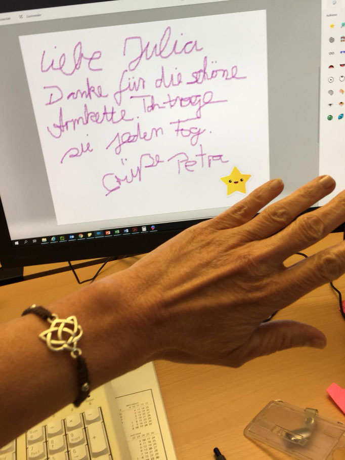 Kunden-Feedback für Filigarna: Danke, liebe Julia, für die schöne Armkette. Ich trage sie jeden Tag!
