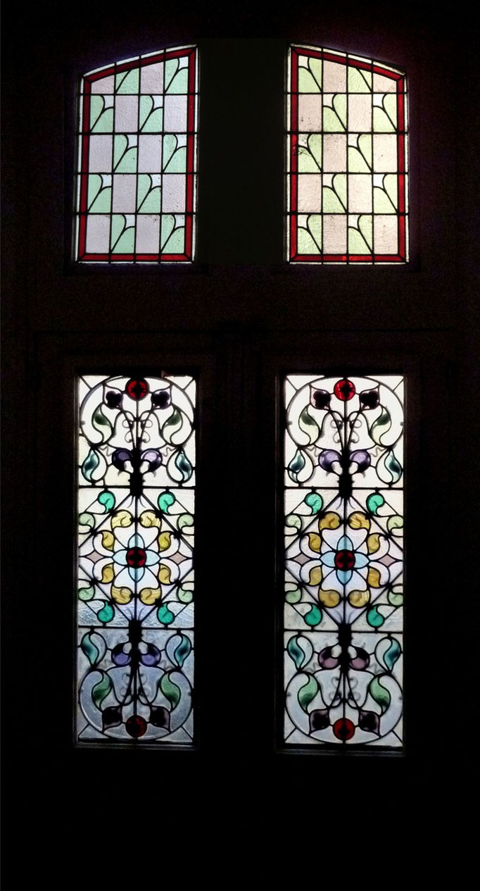 la porte peinte en bleu précédente mais  vue de l'intérieur