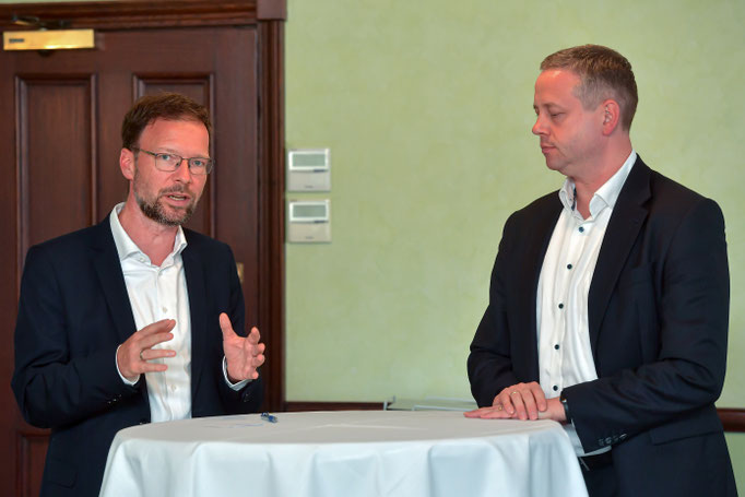 Diskussionsrunde mit Dr. Nitzsche, Oberbürgermeister der Stadt Jena und Herrn Rabich, Vorstandsvorsitzender der Sparkasse Jena SHK