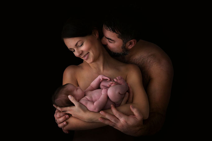 Vater, Sohn, Familienfotografie, Neugeborenenshooting, Neugeborenenfotoshamburg, babyfotografhamburg, babyfotografbuchholz, babyfotos,
