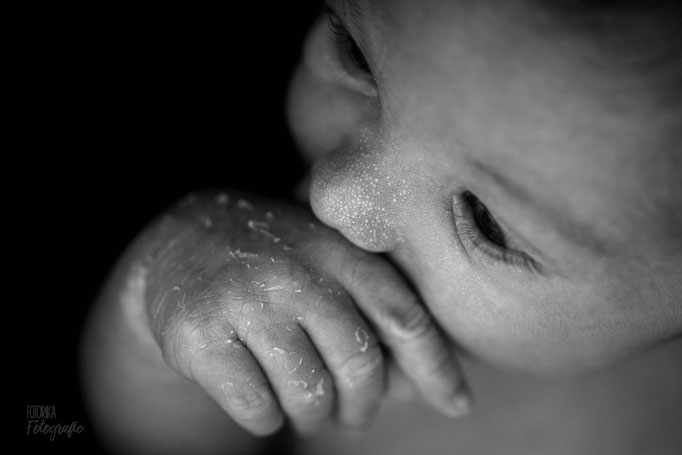 Neugeborenenfoto, Babyfoto, schlicht, hell, natürlich, Babyfotografhamburg, Babyfotografrosengarten, Neugeborenenshooting, Babyshooting, Newborn