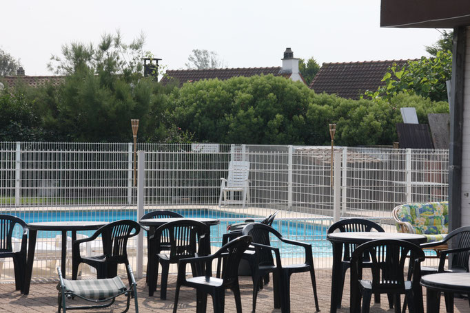 nettes Kaffee am Schwimmbad