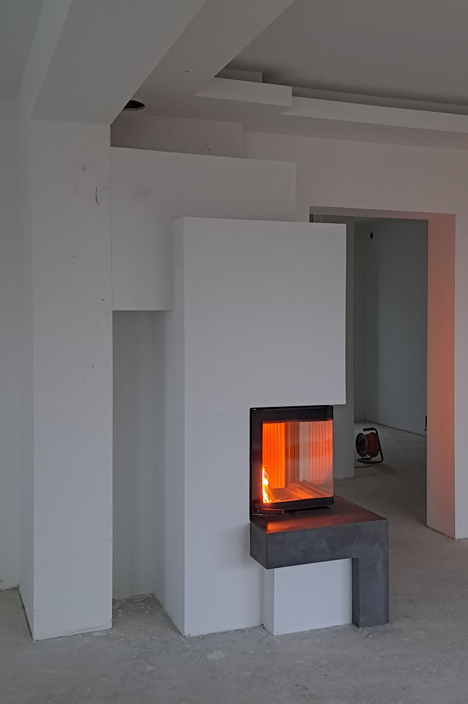 Leda Eckkamin mit Zusatzspeicher