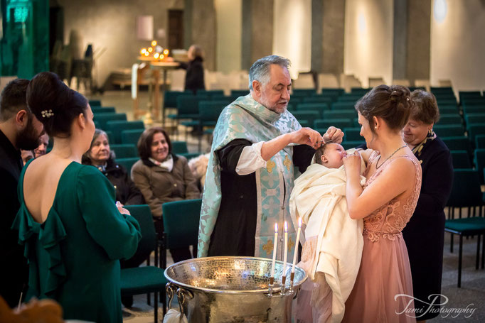 Taufe in der Evangelischen Pauluskirche in Ulm als dokumentarische Fotoreportage