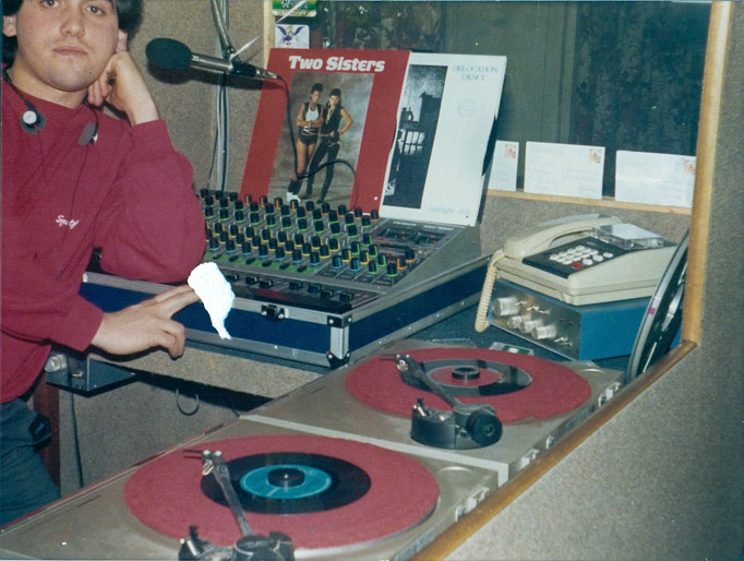 Eccomi nello Studio 1 di Radio Gaudium, 1985.