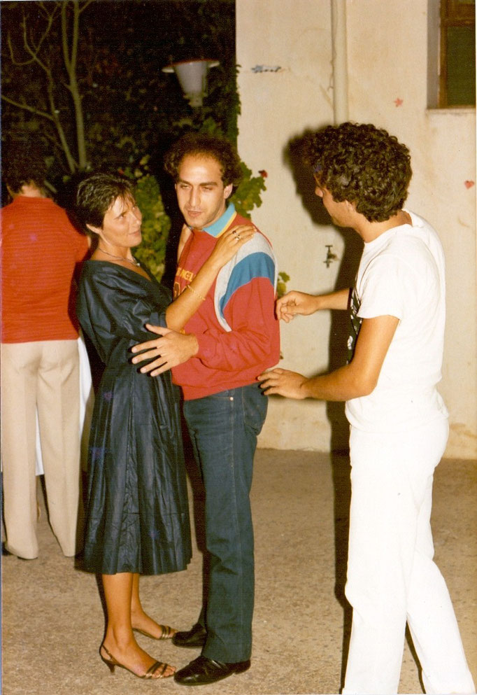 Festa Vascello 1984, Gianni e Giacomo si concedono un attimo di pausa.