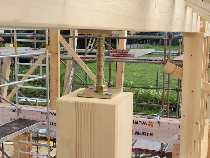 Drehfuß im Blockhausbau 