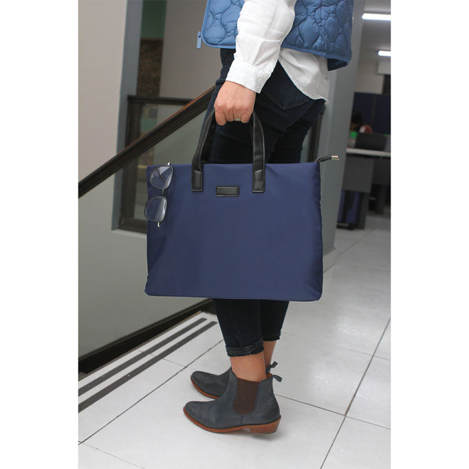 Bolsa Salines; Azul y negro