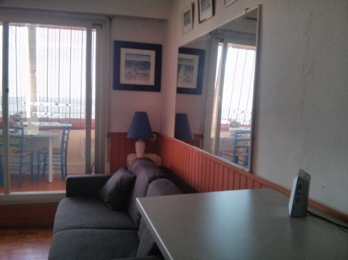 VUE EN ENTRANT DANS LE STUDIO