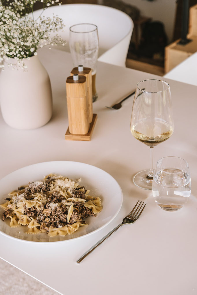 Jägersberg – your happy place in the Bavarian Alps High above Oberstdorf, where comfort feels natural and the view never gets old. Member of Mountain Hideaways ©Mela Hipp