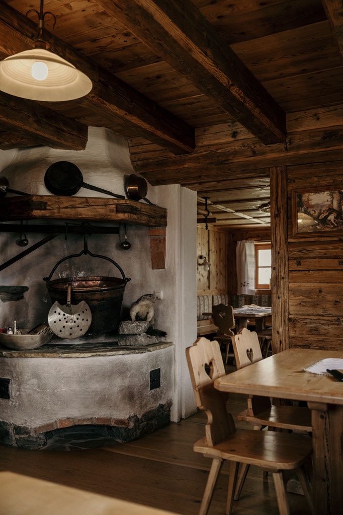 Stube in der Aualm im Großarltal