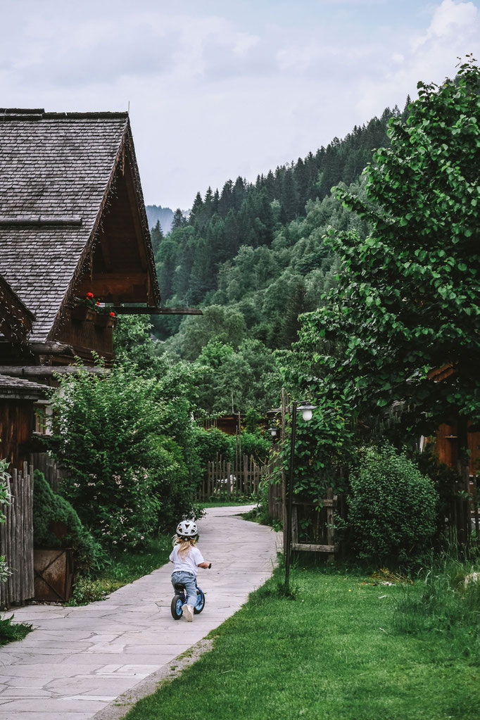 Holzleb’n Family Village – where chalet comfort meets farmyard charm in the heart of Salzburg’s mountains. A Mountain Hideaways member. ©Mela Hipp