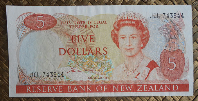 Nueva Zelanda 5 dollars 1981-85 (150x74mm) pk.171a anverso