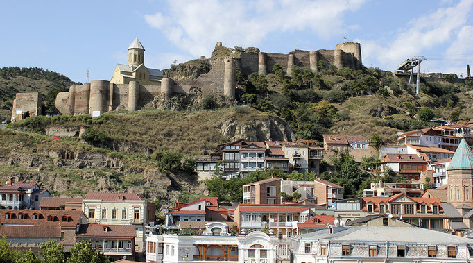 Castillo fortaleza Narikala desde Old Tbilisi