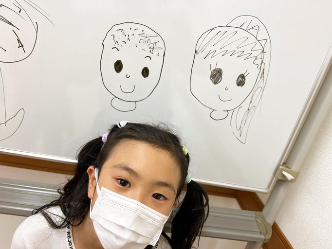 稲毛・水曜日キッズクラスのかえちゃんが「TADA先生とEMU先生」の似顔絵を描いてくれました♪とっても嬉しい！♪