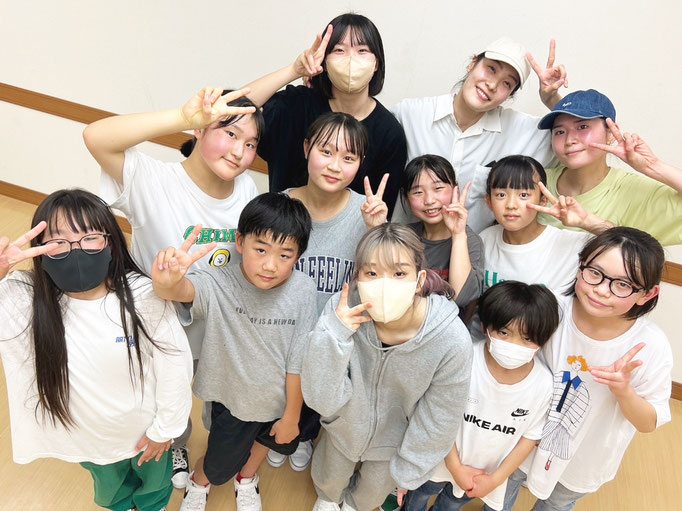 千葉ダンススクール Beat squadのエム先生が担当する水曜日・大人さんHIPHOPクラス♪人数が一気に増えました、嬉しい♪