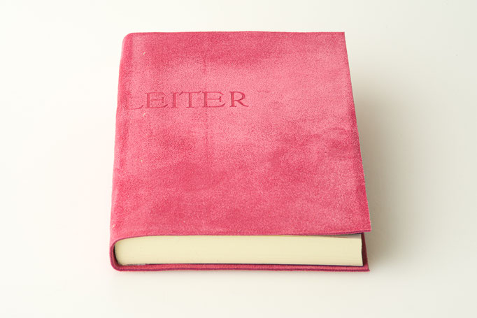 Reisebegleiter Rindvelourleder mit Blinddruck 13 x 17 cm, verkauft