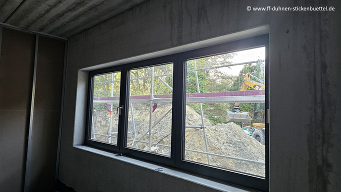 Die meisten Fenster und Außentüren sind bereits verbaut © FF-Duhnen-Stickenbüttel
