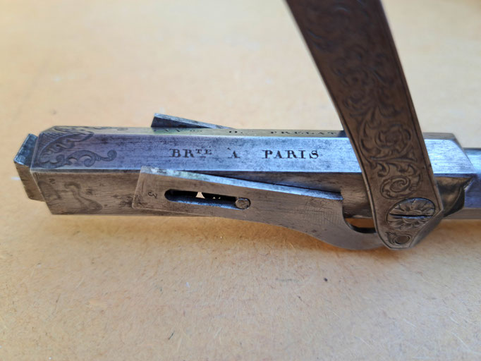 pistolet à un coup Prelat vue du sytéme demonté 