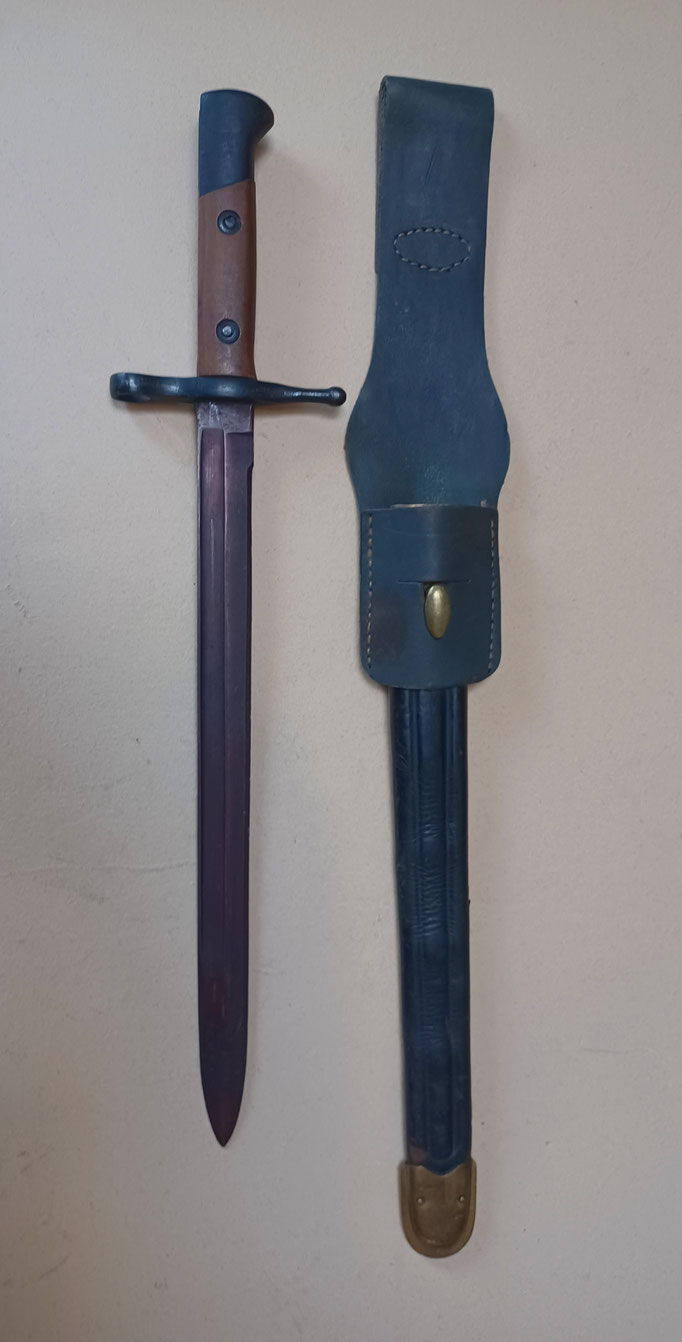 Baionnette 1891 fusil Carcano Italie ww2  avec fourreau noir 