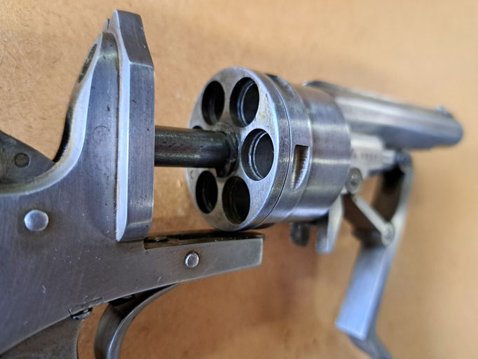  revolver baby Galand 9 mm vue de l extracteur 