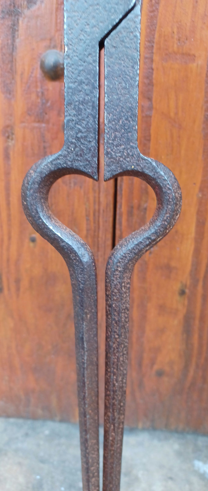 compas fer forgé XVIII°  pointes en forme de coeur 
