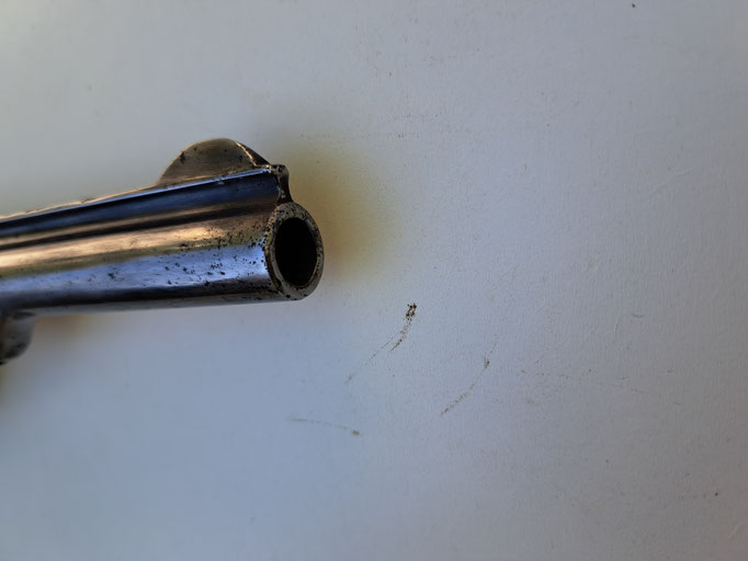 revolver smith et wesson cal 44 russian detail du bout du canon 