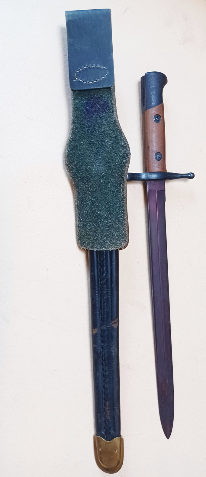 Baionnette 1891 fusil Carcano Italie ww2  avec porte baionnette en cuir vert pale