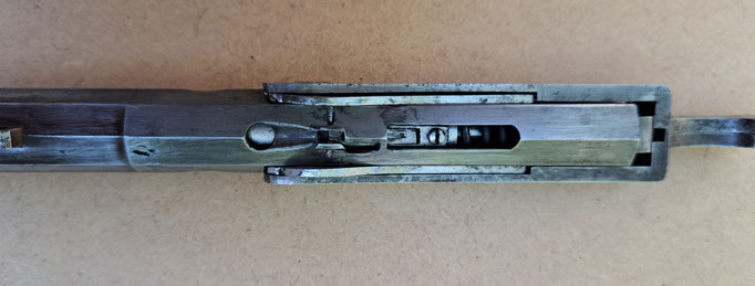 pistolet à un coup Prelat vue du bas de la culasse demonté  
