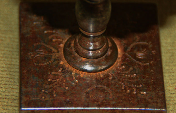porte montre ancien en acier 