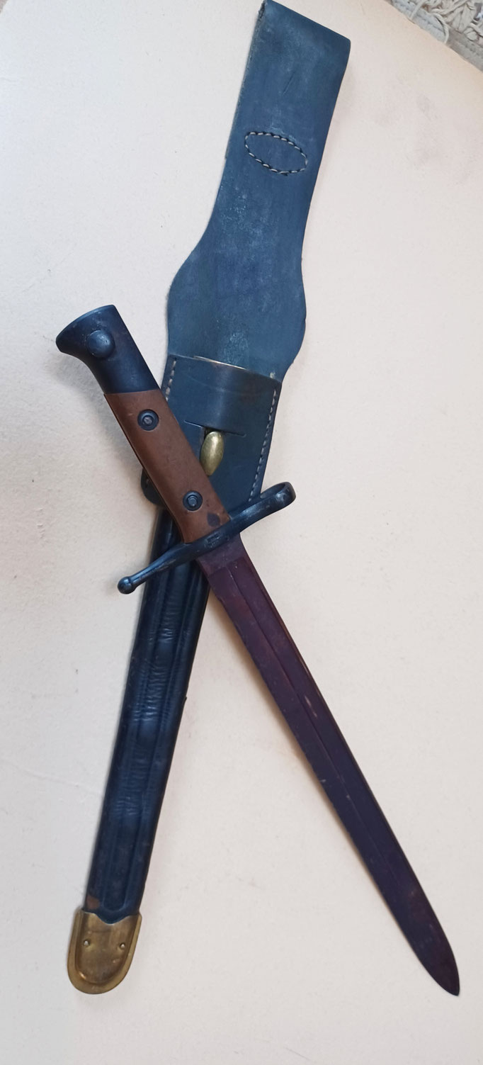 Baionnette 1891 fusil Carcano Italie ww2 foureau avec garnitures laiton 