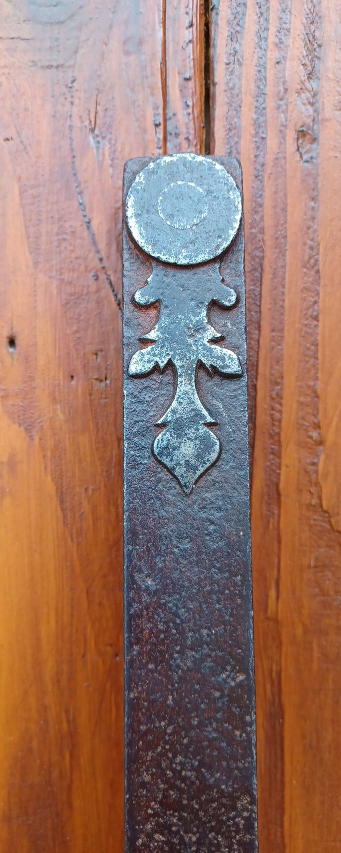 compas fer forgé XVIII° chutes fleur de lys 