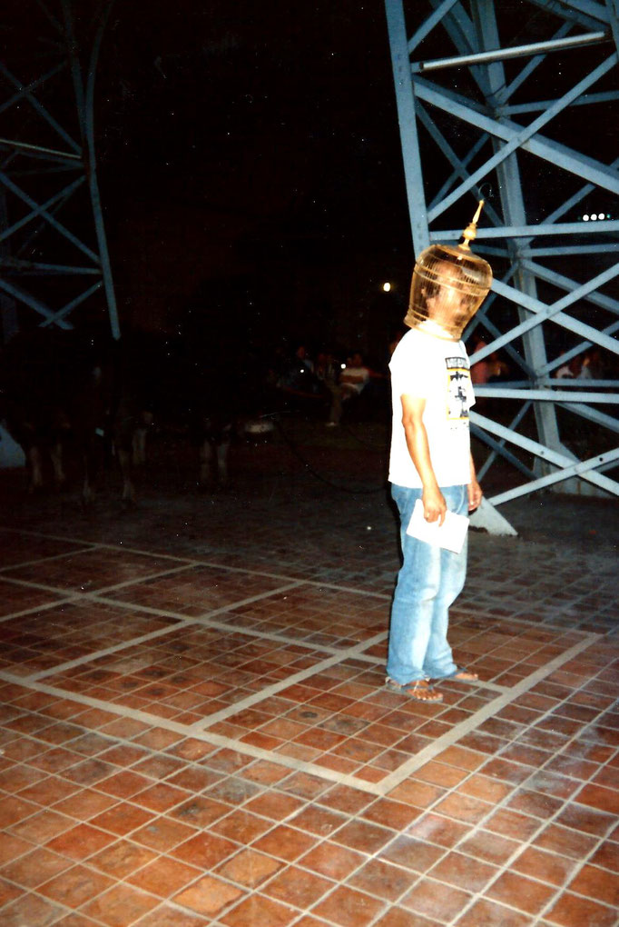 Pedro Meier Multimedia Artist – with Thai Artist friends – outer left Thai contemporary visual artist Vasan Sitthiket – Photo Around 1980 – Faculty of Arts, Silpakorn University Bangkok – Photo archive © Pedro Meier/ProLitteris